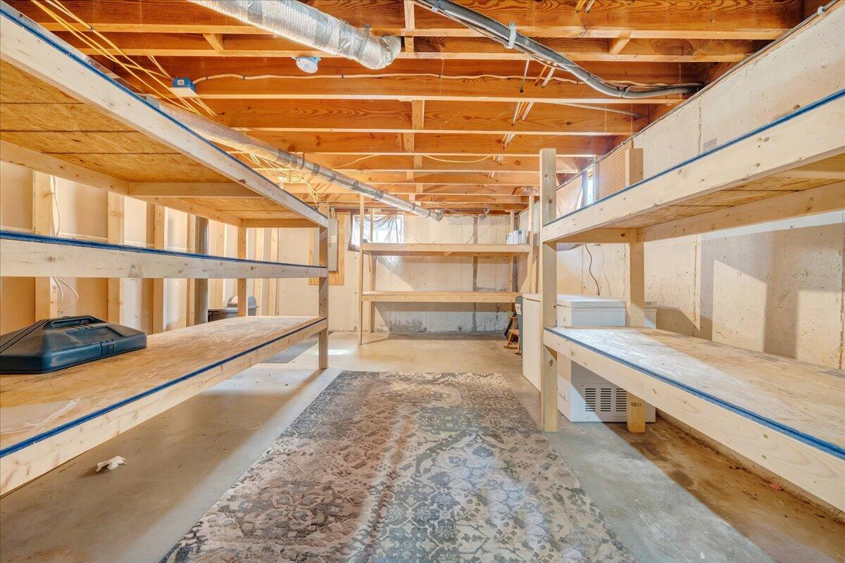 165 Hurst AVE NE