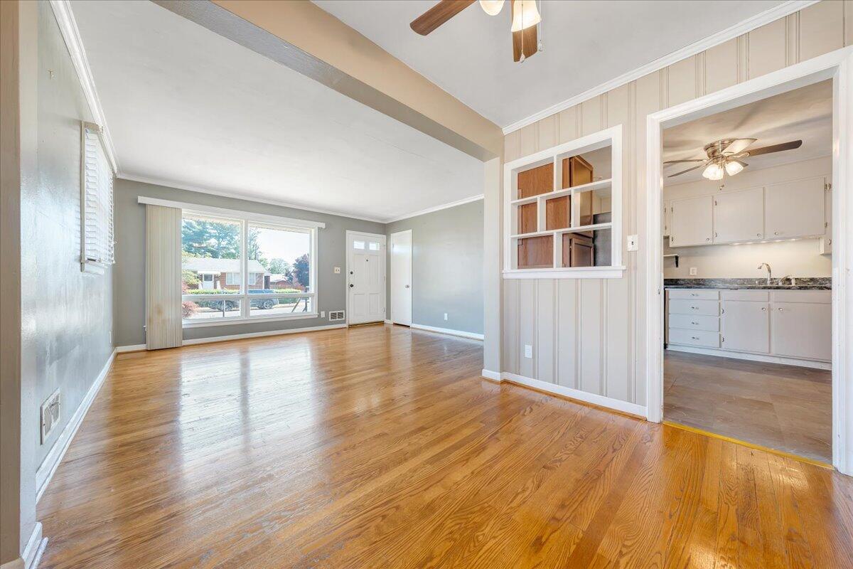 165 Hurst AVE NE