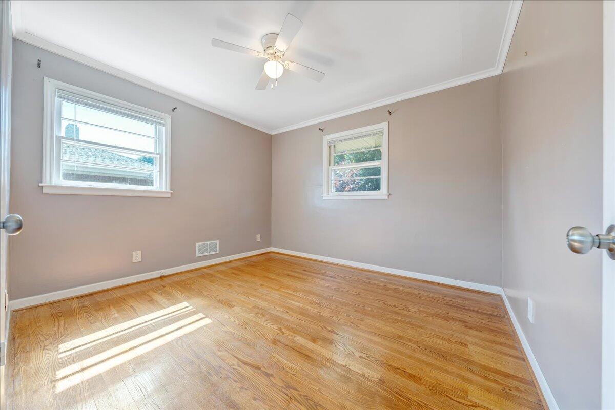 165 Hurst AVE NE