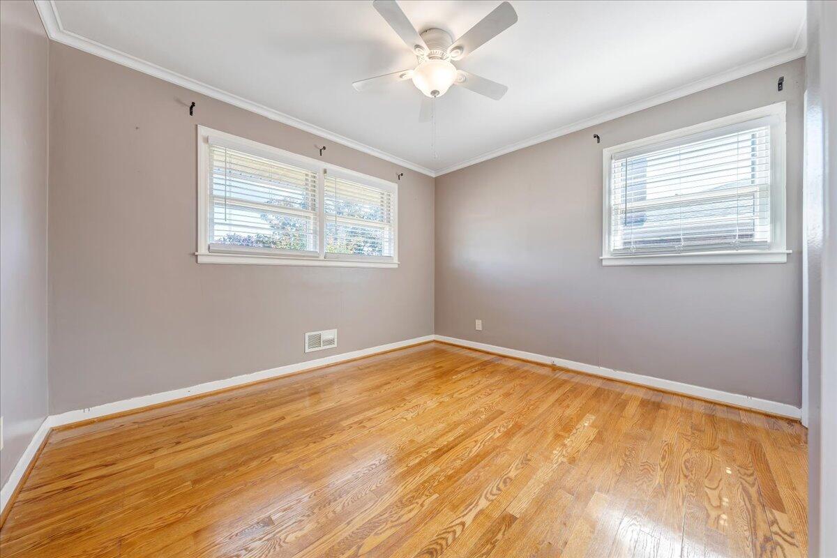 165 Hurst AVE NE