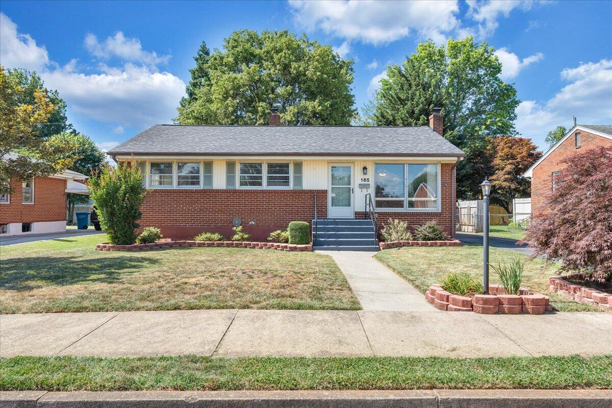 165 Hurst AVE NE