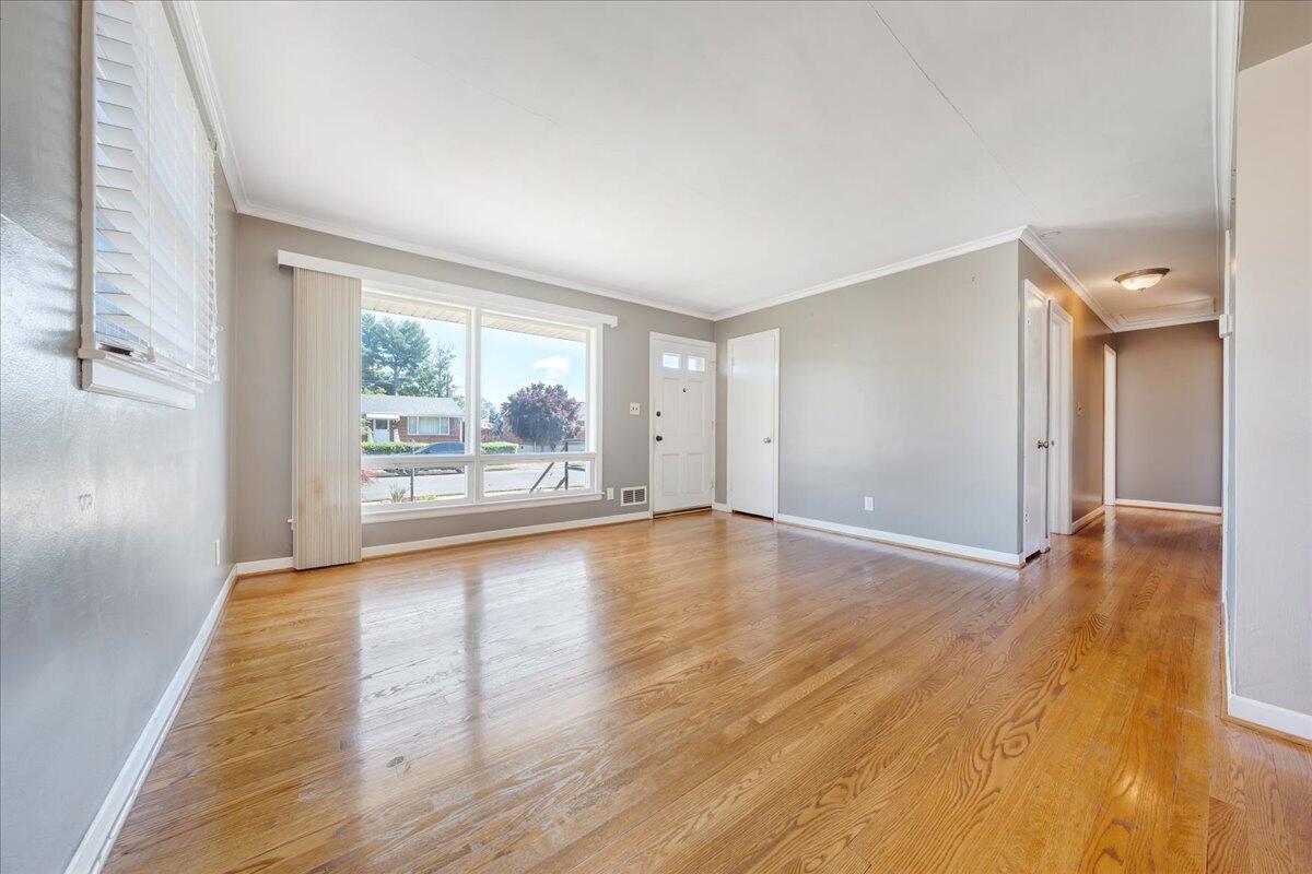 165 Hurst AVE NE