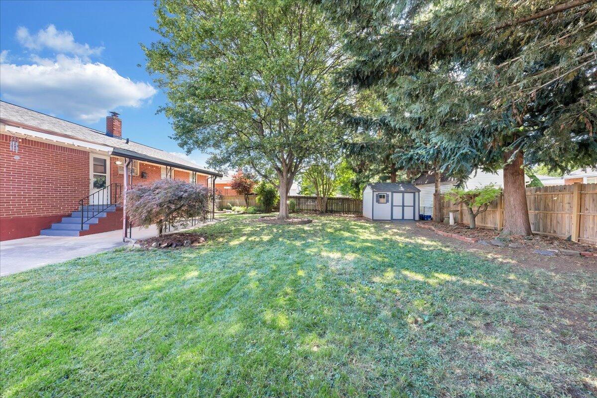 165 Hurst AVE NE