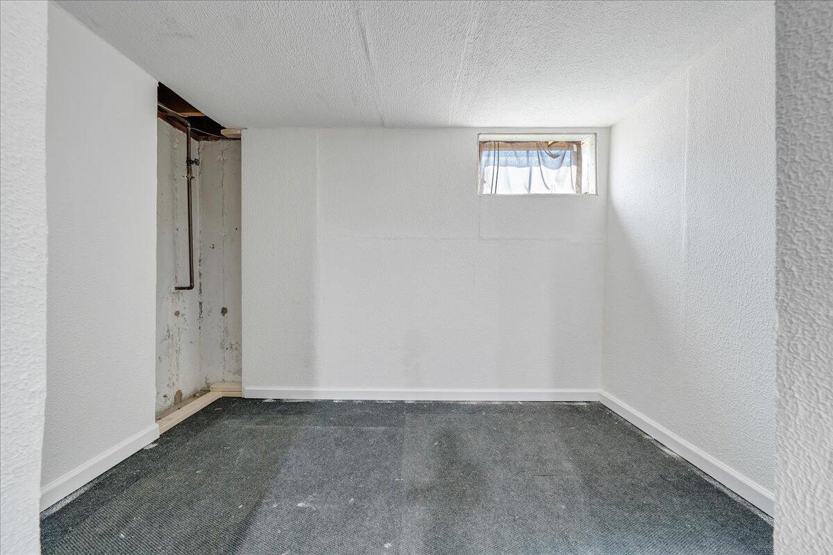165 Hurst AVE NE
