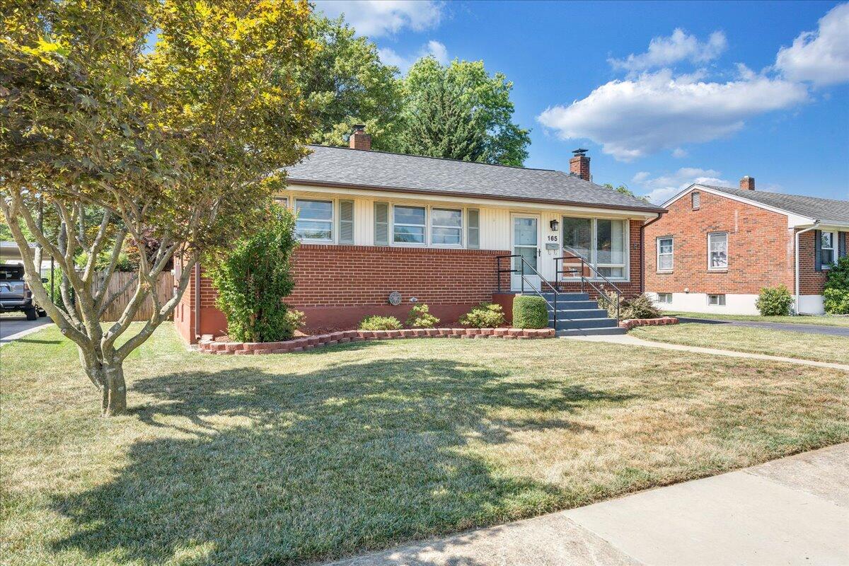 165 Hurst AVE NE