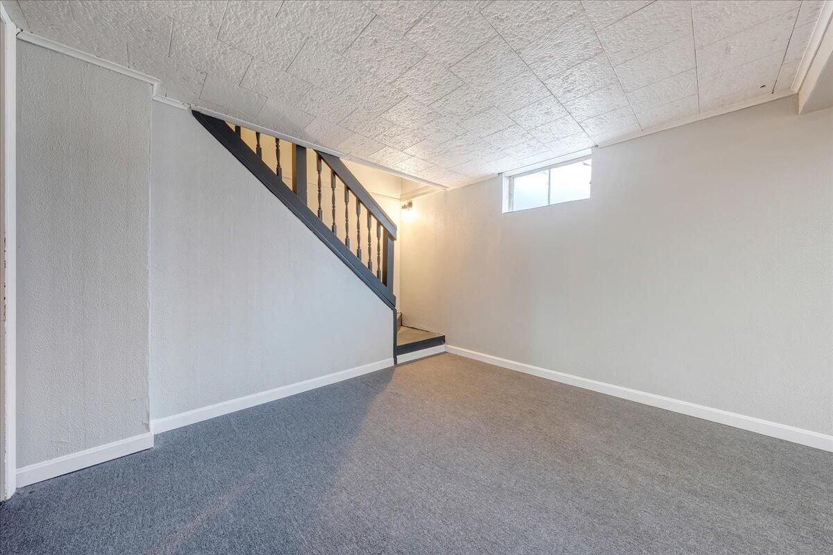 165 Hurst AVE NE