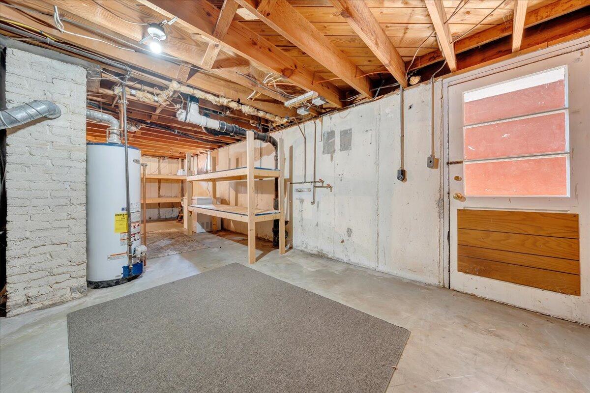 165 Hurst AVE NE