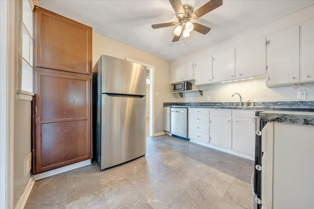 165 Hurst AVE NE