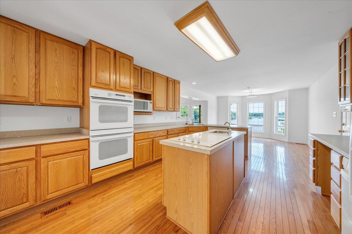 300 Egret DR