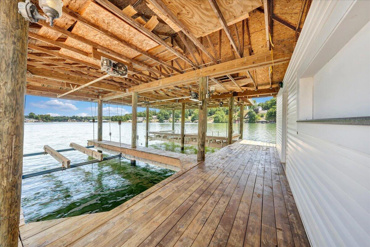 300 Egret DR