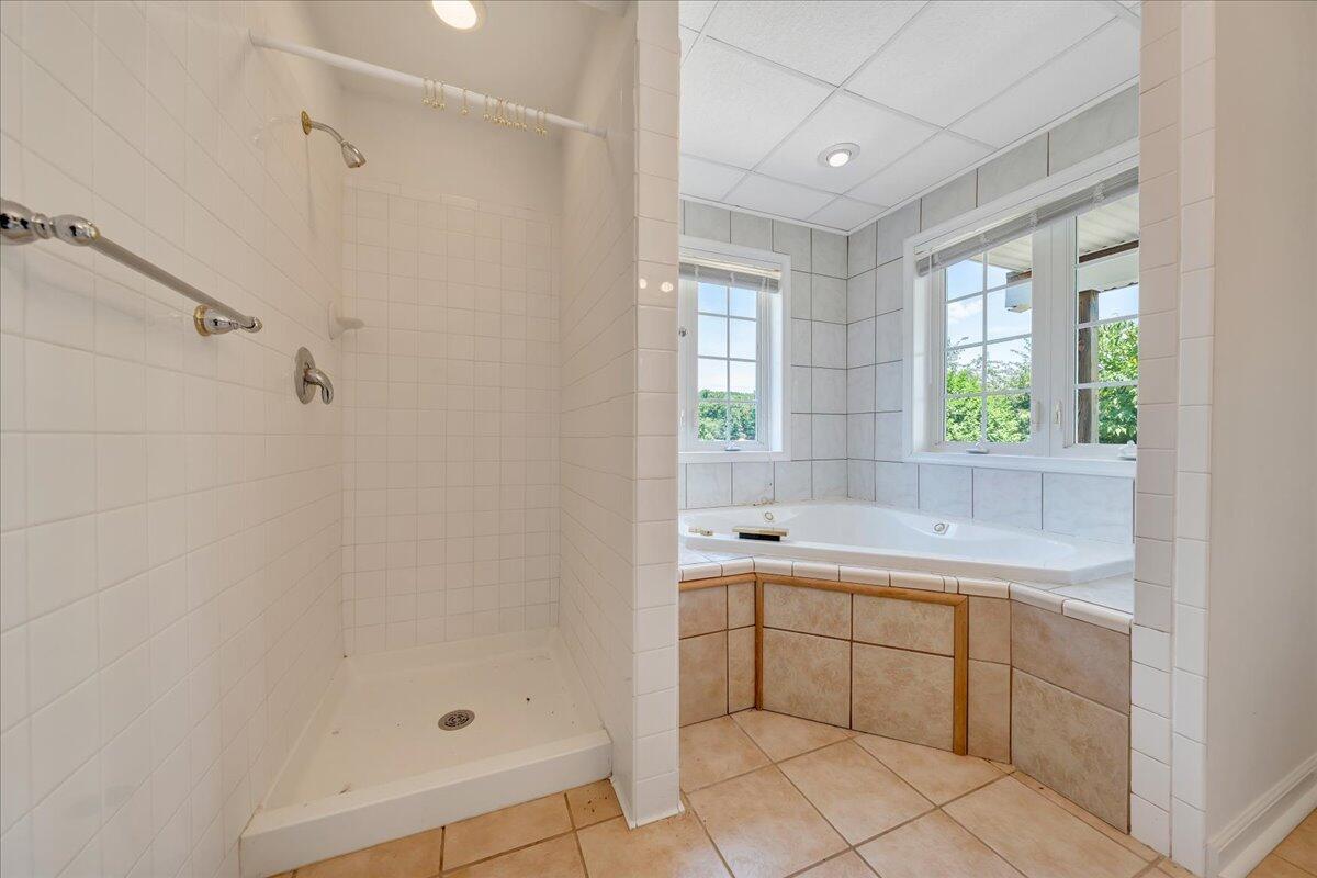 300 Egret DR