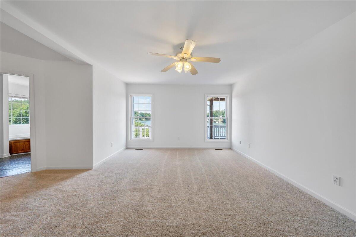 300 Egret DR