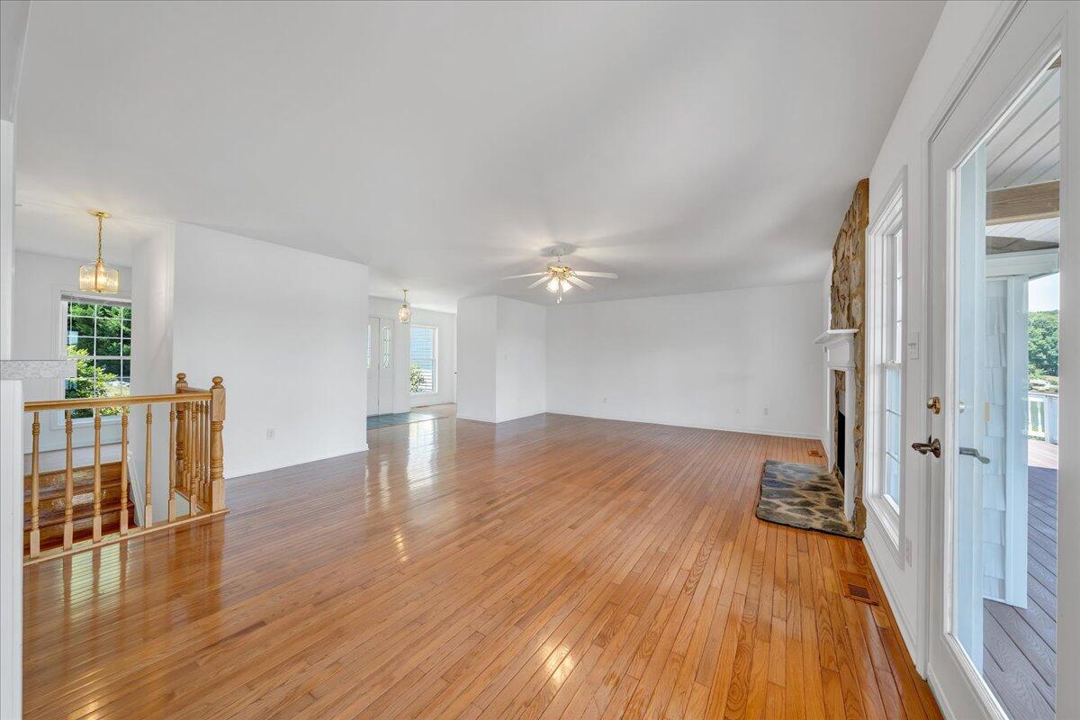 300 Egret DR