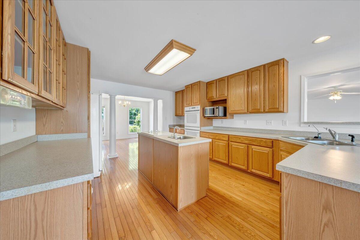 300 Egret DR