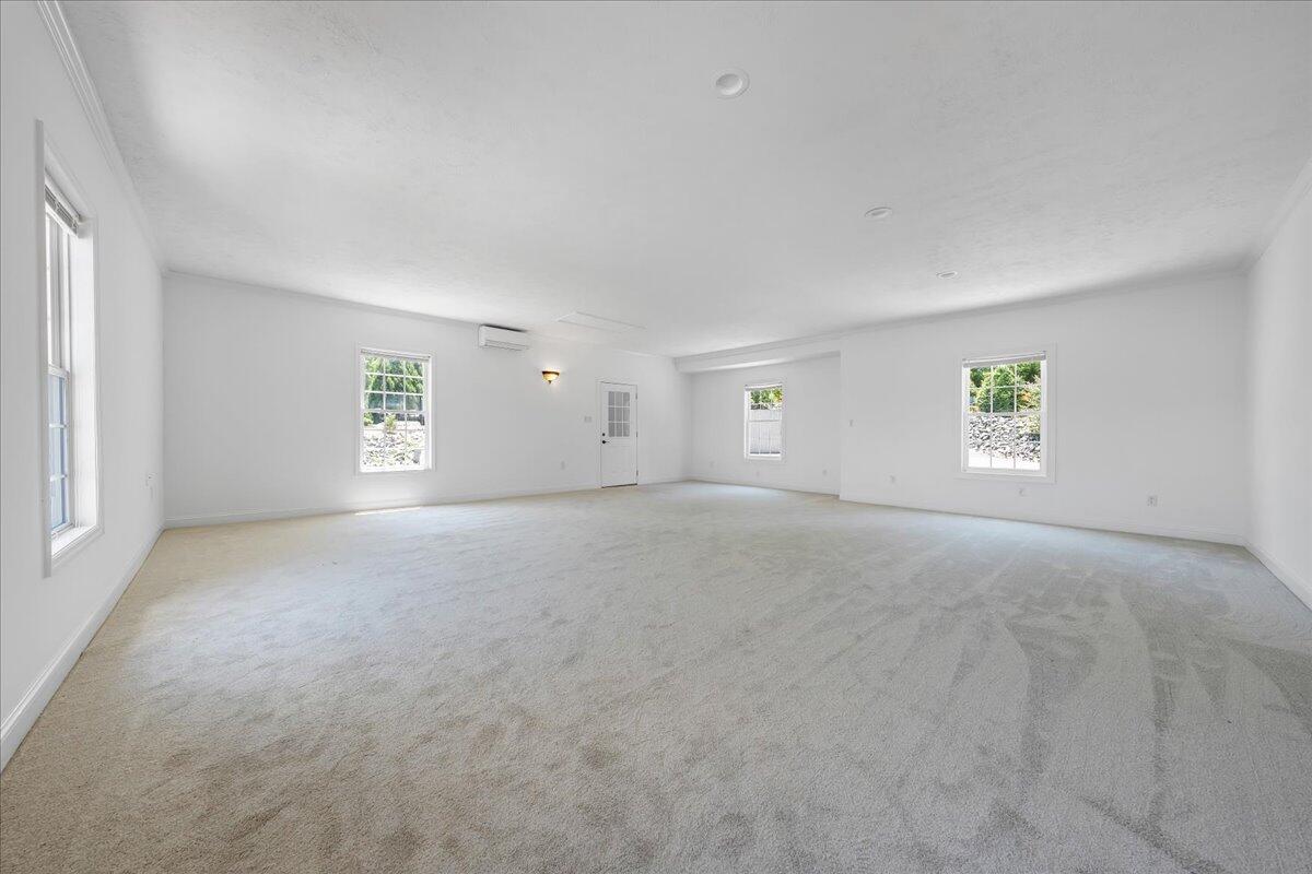 300 Egret DR