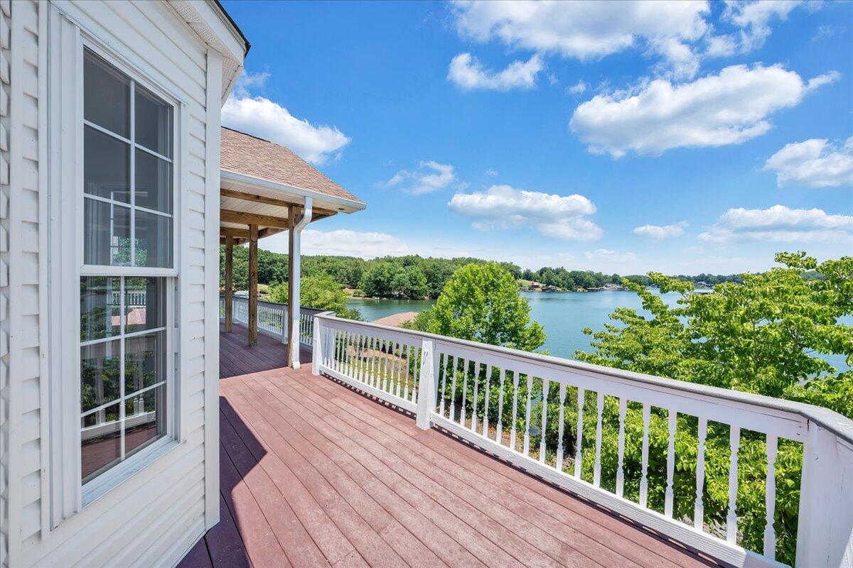 300 Egret DR