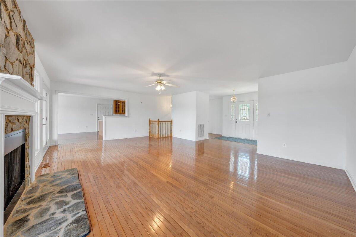 300 Egret DR