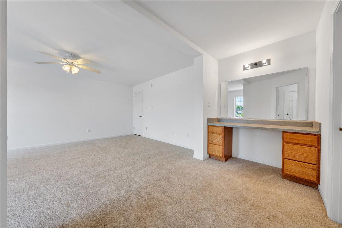 300 Egret DR