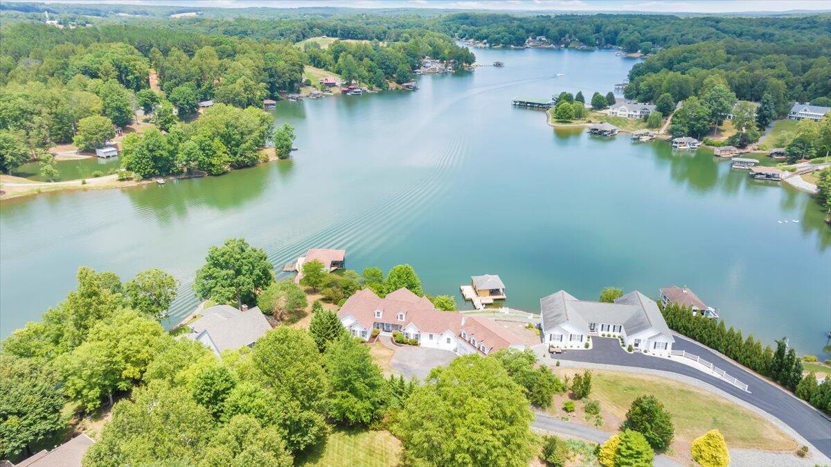 300 Egret DR
