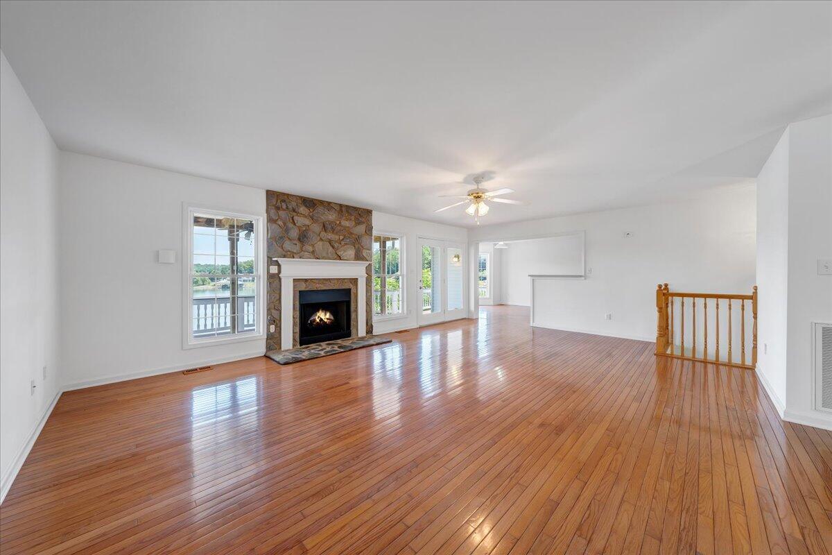 300 Egret DR