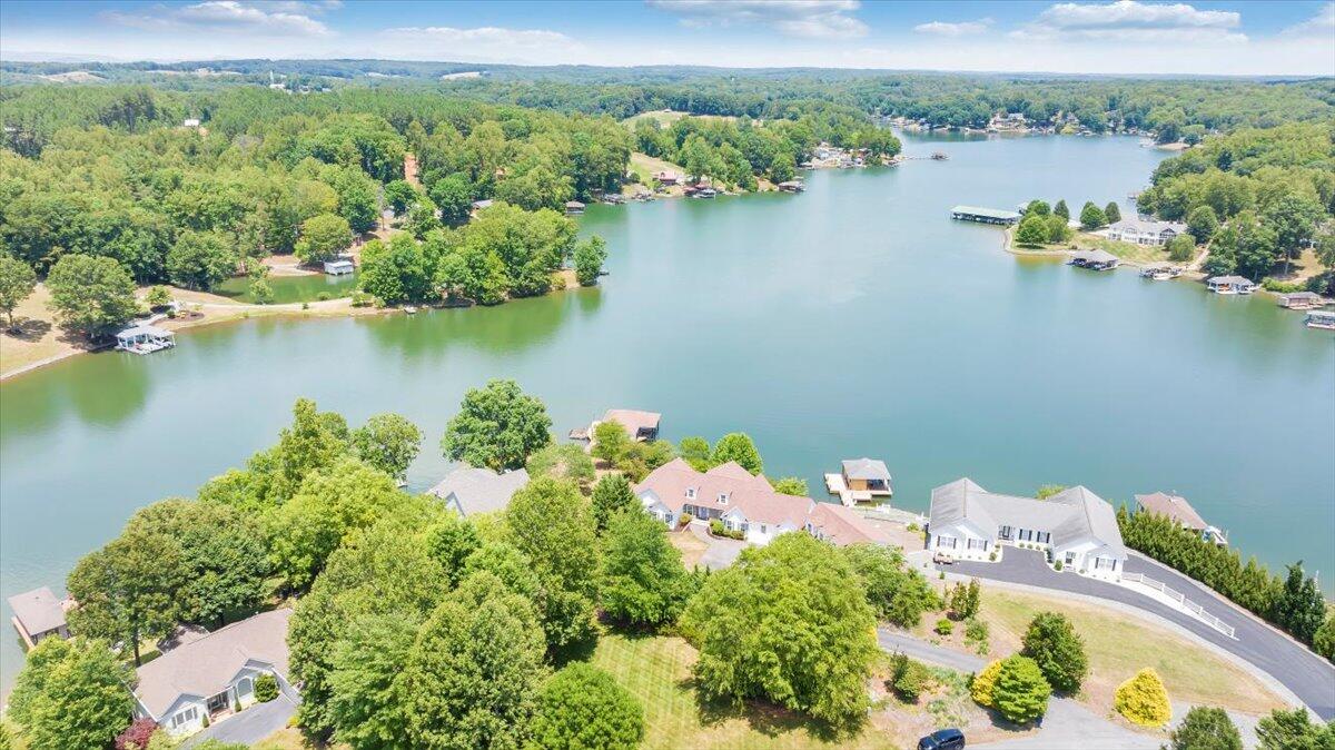300 Egret DR