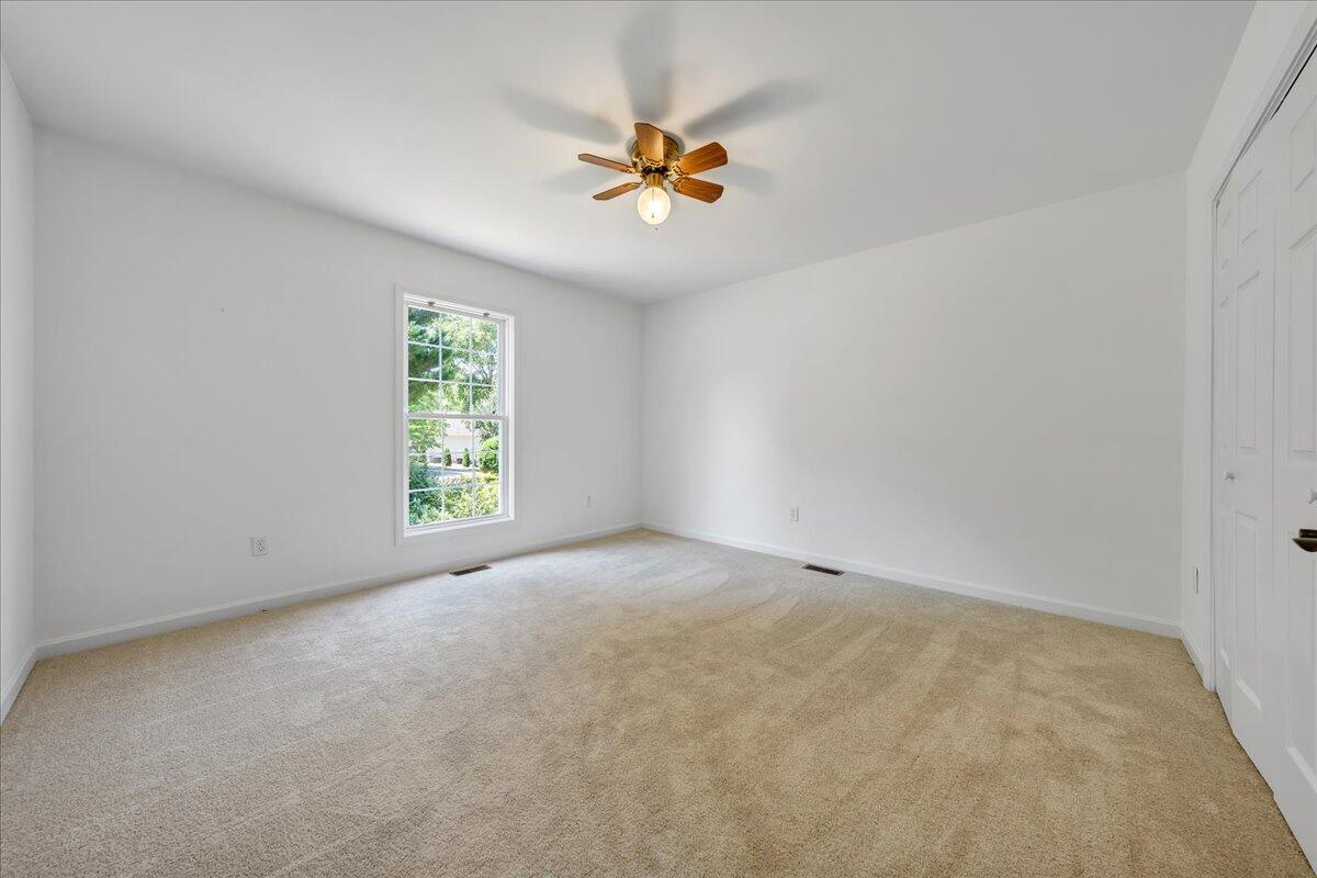 300 Egret DR