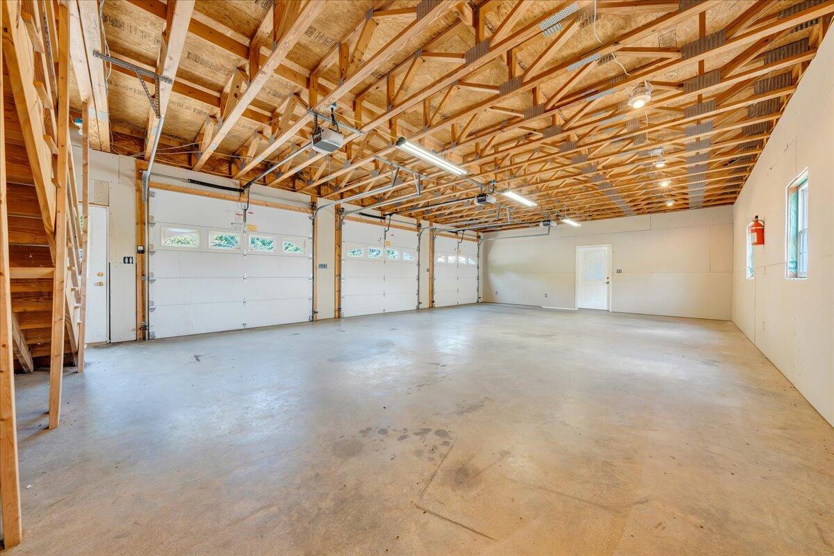 300 Egret DR