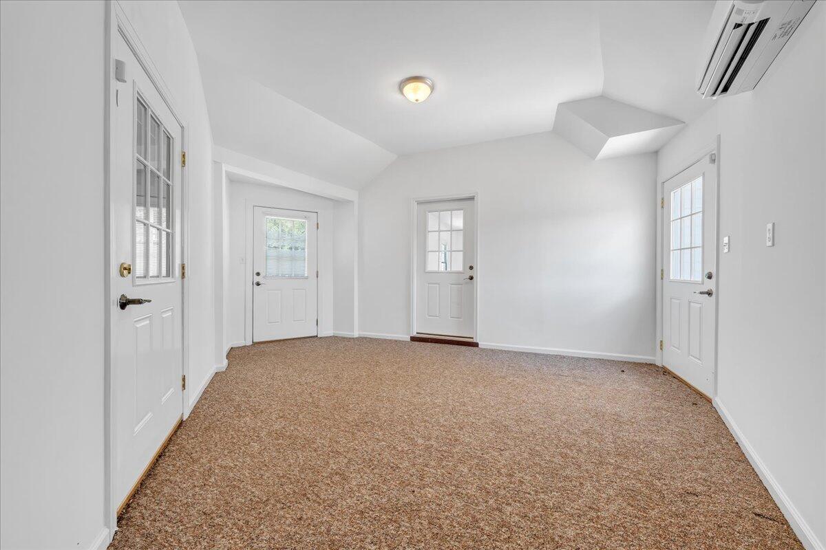 300 Egret DR