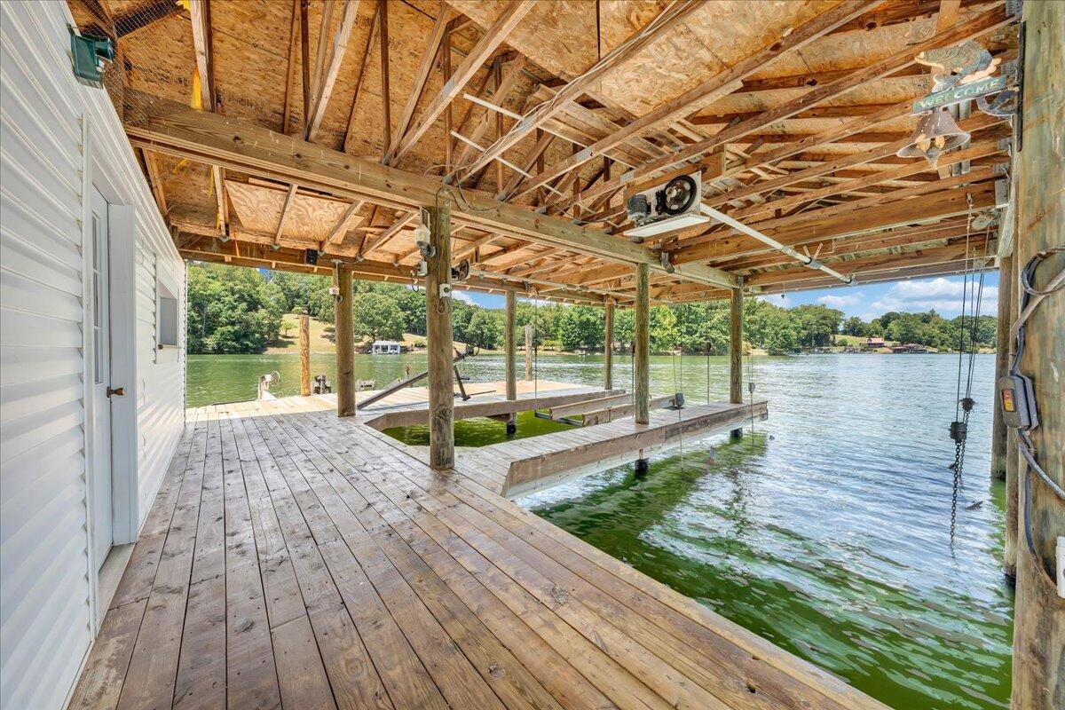 300 Egret DR