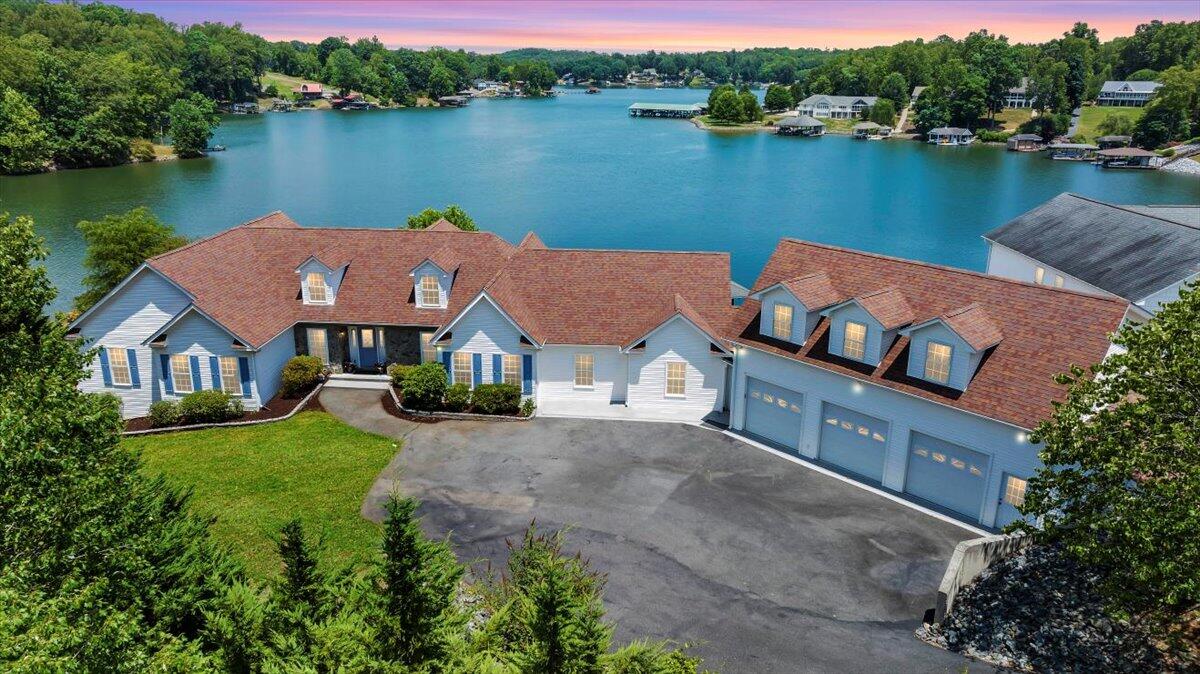 300 Egret DR