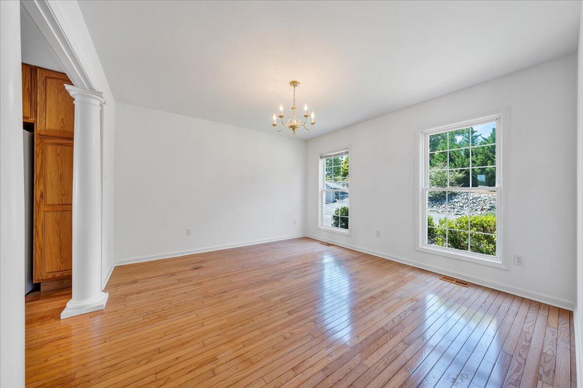 300 Egret DR