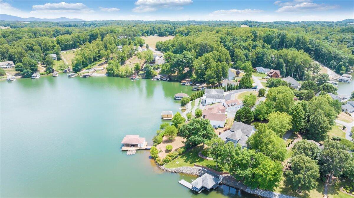 300 Egret DR