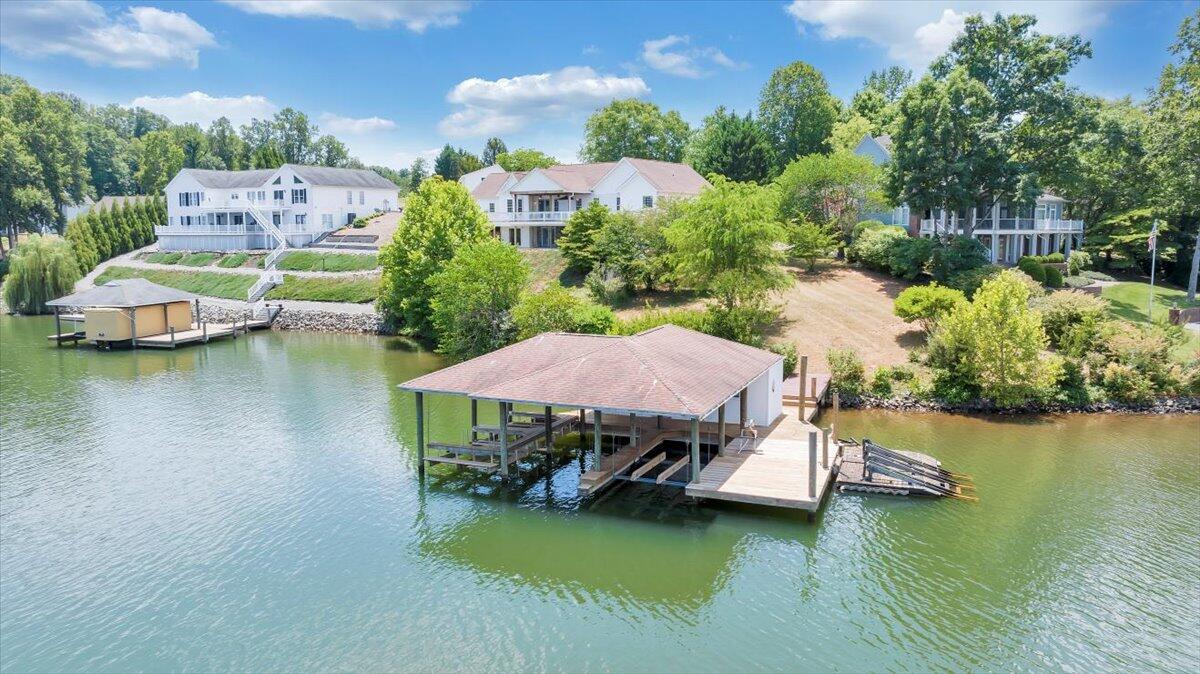 300 Egret DR