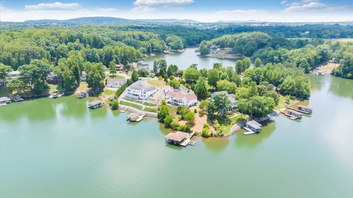 300 Egret DR
