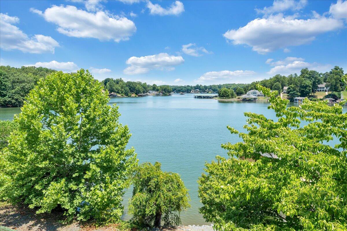 300 Egret DR