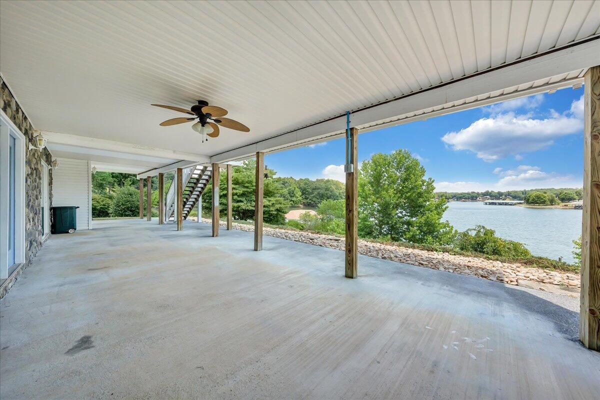 300 Egret DR