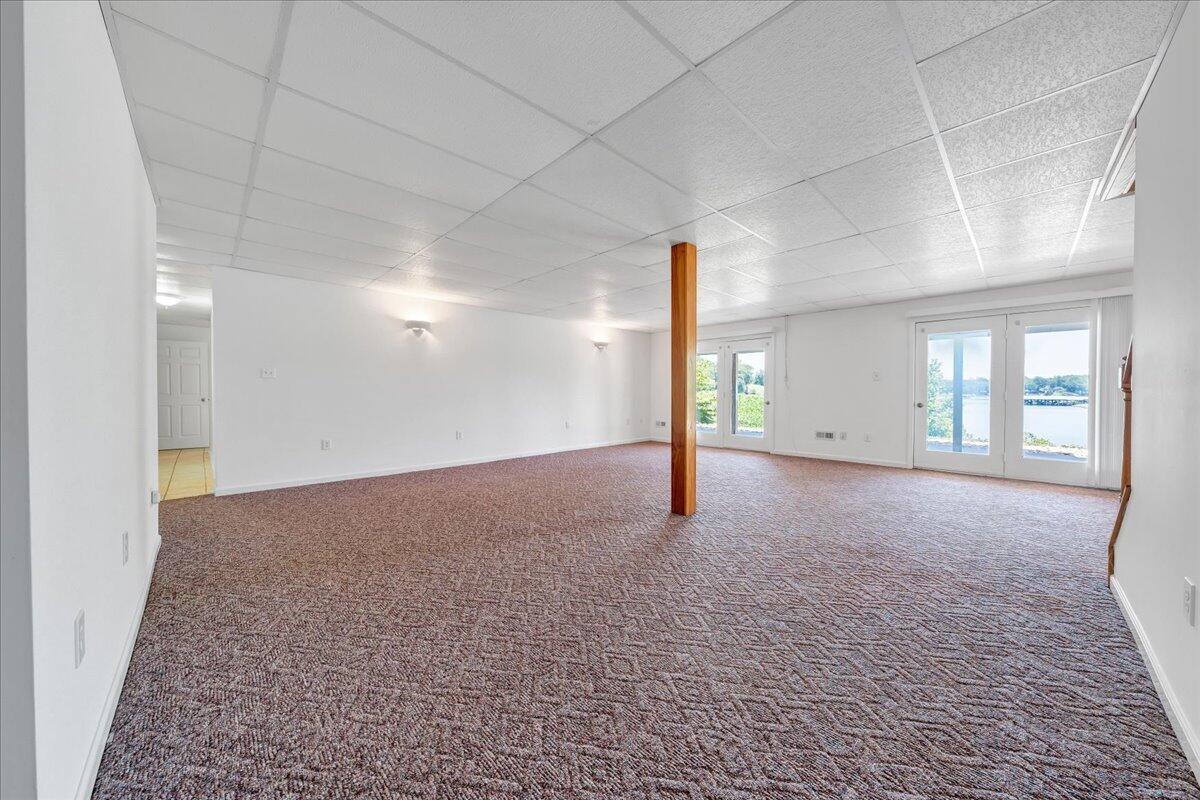 300 Egret DR