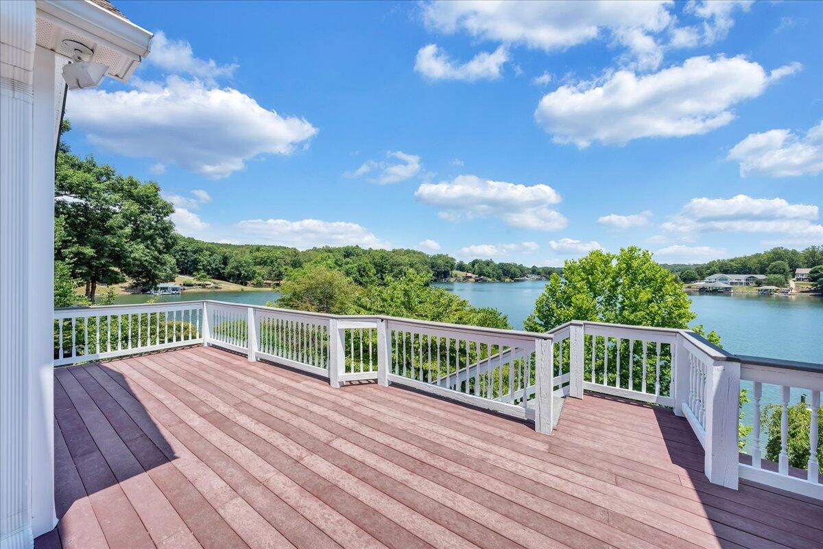 300 Egret DR