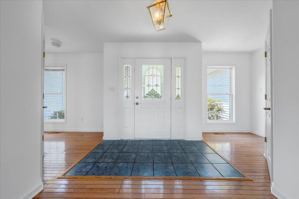 300 Egret DR