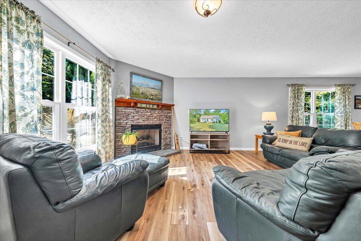240 Fingerlake RD