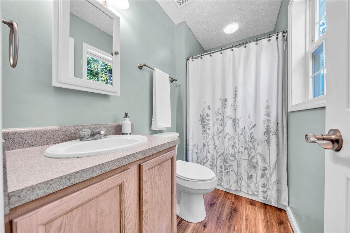 240 Fingerlake RD