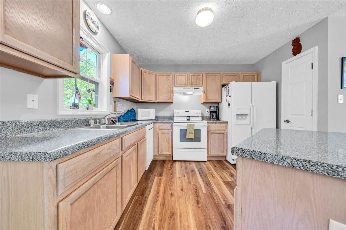 240 Fingerlake RD