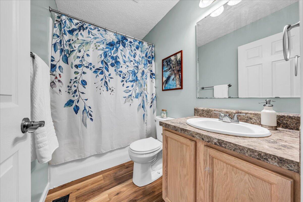 240 Fingerlake RD