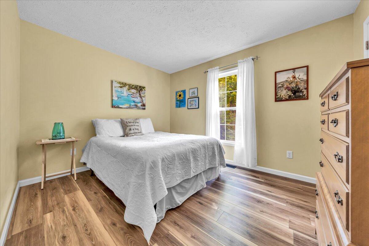 240 Fingerlake RD