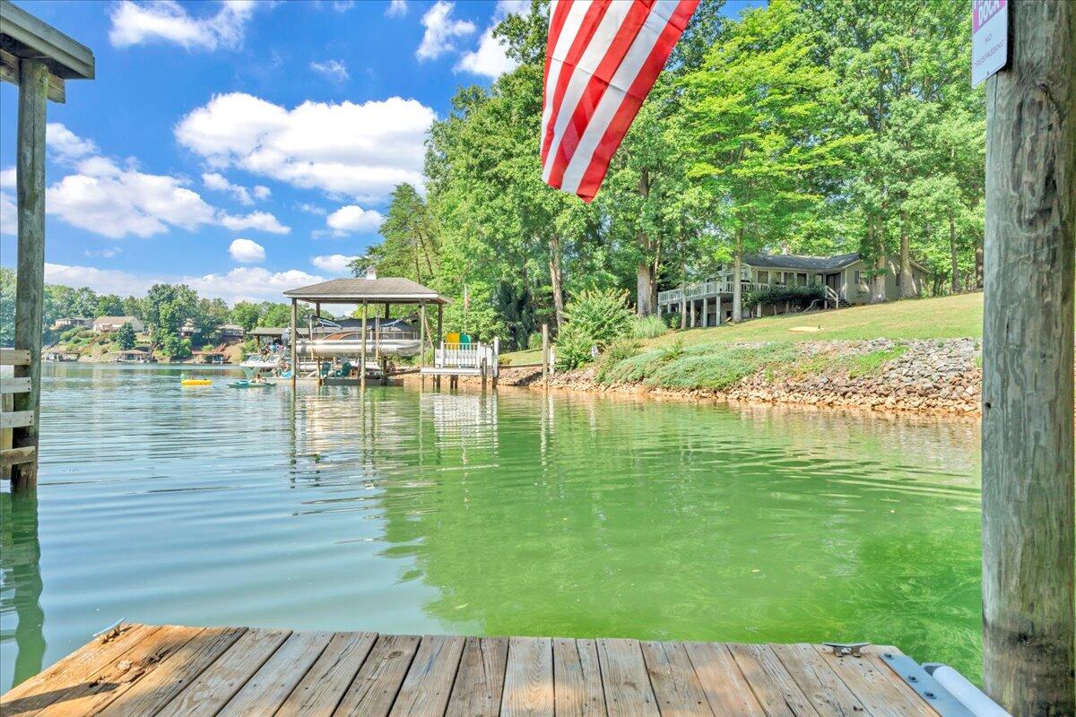 240 Fingerlake RD
