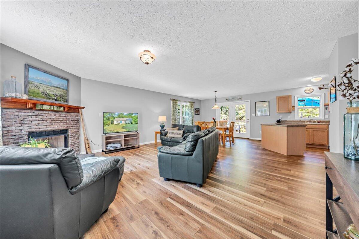 240 Fingerlake RD