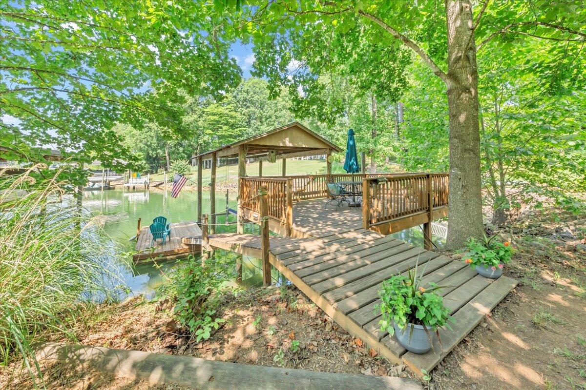 240 Fingerlake RD
