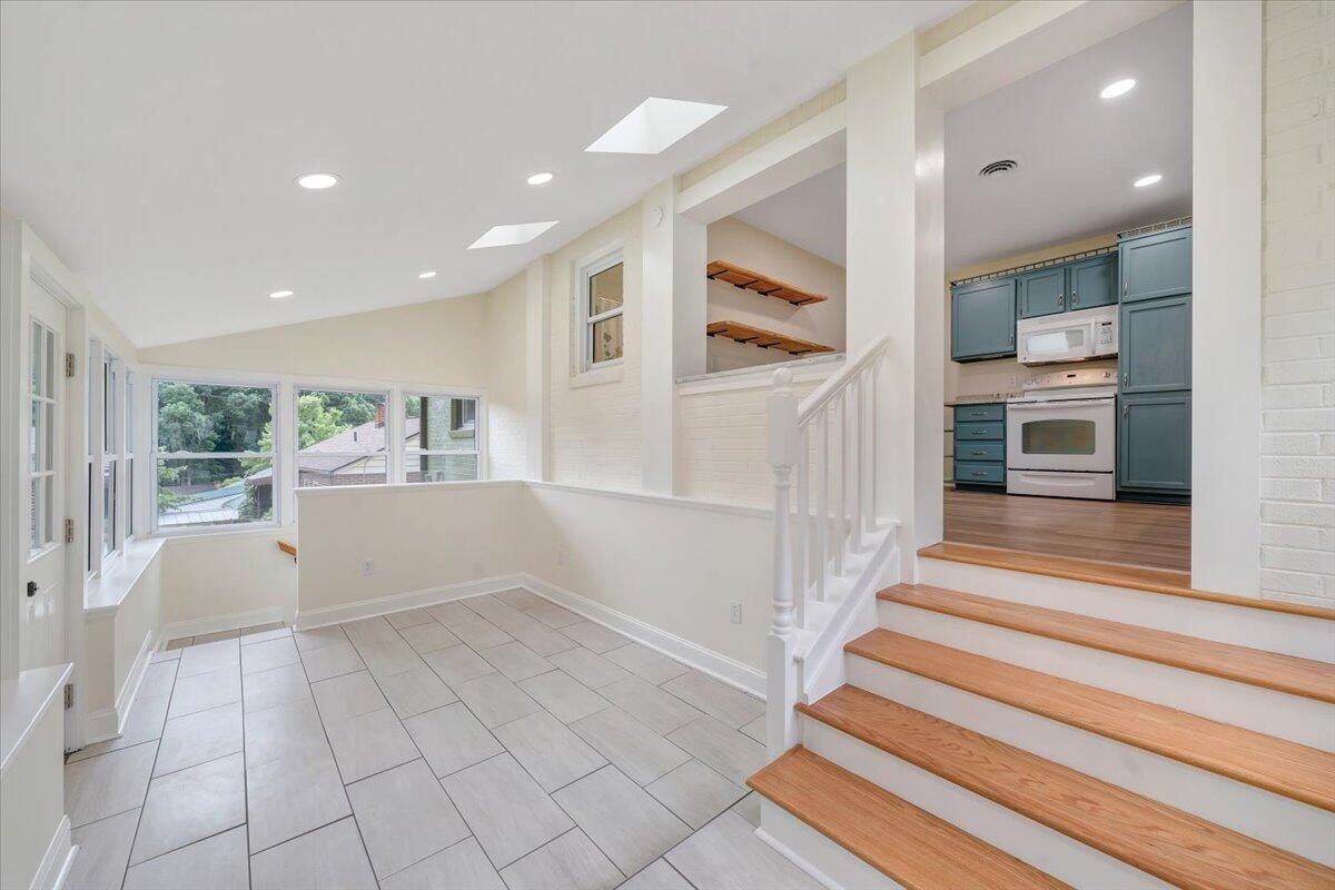 1816 Fareham RD SW