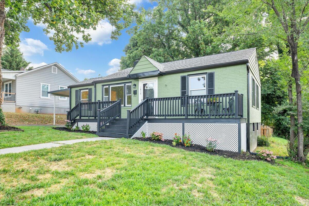 1816 Fareham RD SW