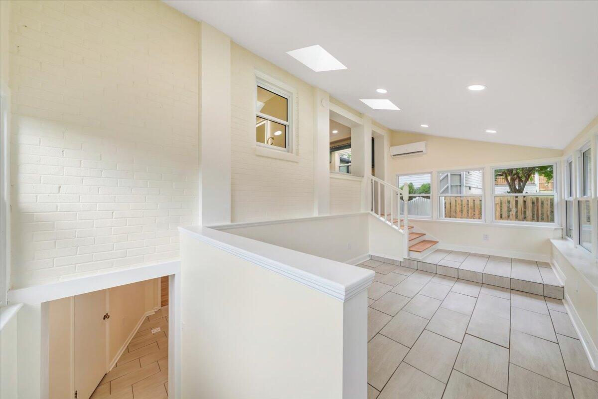 1816 Fareham RD SW